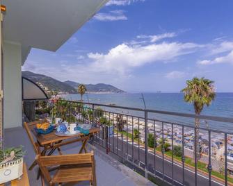 Laigueglia Beach - Happy Rentals - Laigueglia - Balcony