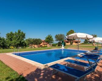 Apartment Leccio by Interhome - Arcille - Piscina
