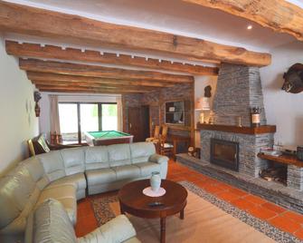 Spacious Ardennes Getaway, cleaning included - Beauraing - Wohnzimmer