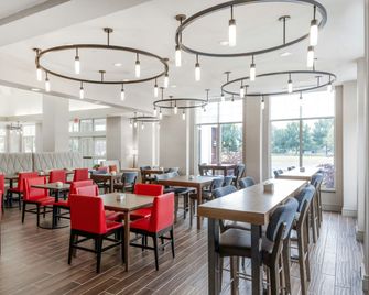 Hilton Garden Inn Fargo - Fargo - Restaurace