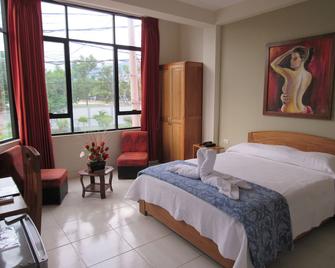 Royal Kerkus Hotel - Tarapoto - Schlafzimmer