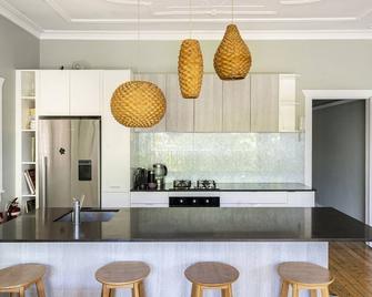 2 Bedroom Modern & Bright Apt, Bondi Beach,2 mns From Beach - Bondi Beach - Cuisine