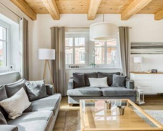 5-star luxury half-timbered house in a perfect location - Hohen Schönberg - Living room
