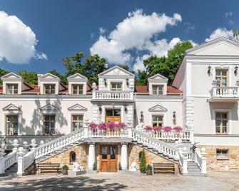 Tarnovsky Hotel, Resort & Spa - Островець-Свентокшиський - Будівля