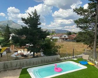 Charming apartment in Becerril de la Sierra - Becerril de la Sierra - Piscina