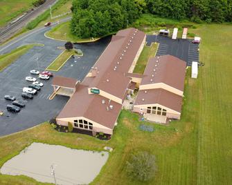 Quality Inn & Suites - Harrington - Building