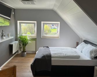 Ferienwohnung 2 - Ferienwohnungen Riedel - Pegnitz - Schlafzimmer