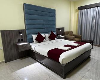 Royal Hotel - Muscat - Bedroom