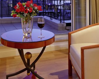Piraeus Theoxenia Hotel - Piræus - Balkon