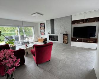 exklusives Haus mit Pool&Sauna - Hamm - Living room
