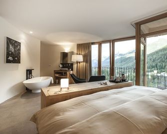 Hotel Arnica Scuol - Adults only - Scuol - Habitación