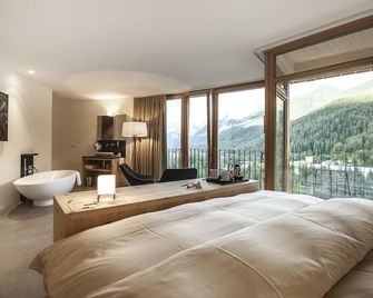 Hotel Arnica Scuol - Adults only - שול - חדר שינה
