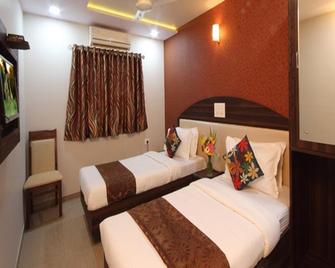 Hotel Railway Inn - Thane - Ložnice