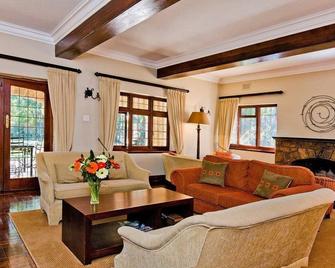 Eagle Wind Manor - Durban - Living room