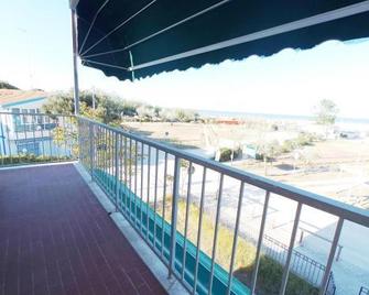 Appartamento Bilocale Vista Mare - Lido di Spina - Balcone