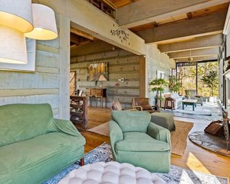 Stunning Smoky Mountain Views | Balcony + King Bed - Townsend - Obývací pokoj