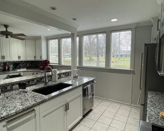 3 Bedroom Pet-Friendly Home near River & Casinos - Greenville - Kuchyň