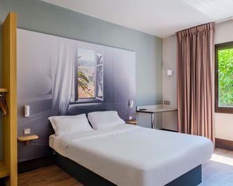B&B HOTEL Villeneuve Loubet Village - Villeneuve-Loubet - Chambre
