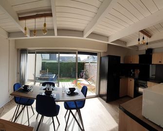 Escapade marine Carnac, Petite Maison toute équipée et confortable, au calme entre plage et ville avec jardinet au sud - Alineamientos de Carnac - Comedor