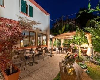 Hotel Villa Stella - Venice - Patio