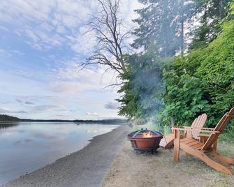 Peaceful - Beach Side Studio Cottage with Beach Access - Olympia - Beach