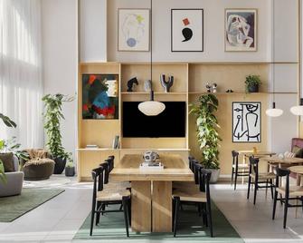 كوف سنتروم - لاهاي - مطعم