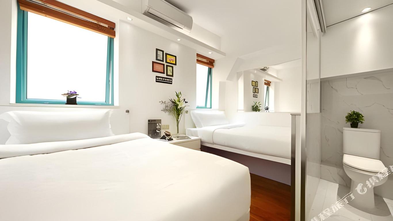 Global Holiday Home