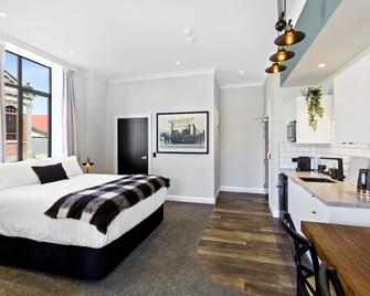 Hokitika Fire Station Boutique Accommodation - Hokitika - Bedroom