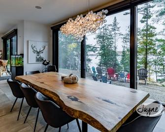 Incredible Modern 6 bdrm, 5 bath Open-Concept Cottage on Lovely Lake of Bays! - Bondi Village - Dining room