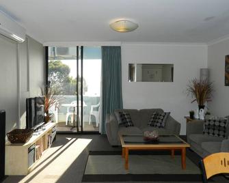 Moon River South Perth - South Perth - Living room