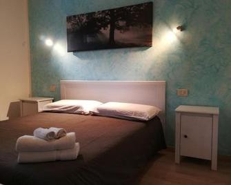 B & B Color Rovereto - Rovereto - Schlafzimmer