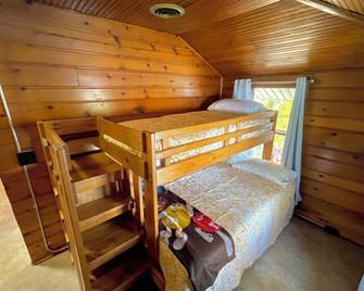 Wenopa - Charming 3-bedroom home on a Lake Manitou peninsula in Rochester - Rochester - Habitación
