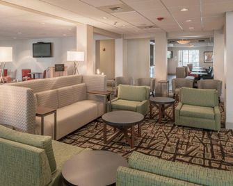 Holiday Inn Express Spokane Airport - Spokane - Sala d'estar