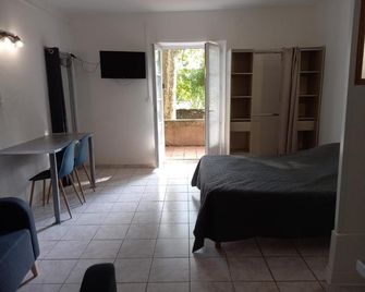 Chambres D'hotes Domaine De Pelissols - Bédarieux - Chambre