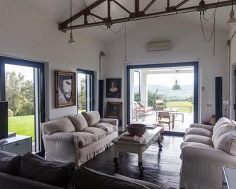 Luxury villa in Tuscany to Capalbio with 19 hectares of park - Capalbio - Wohnzimmer