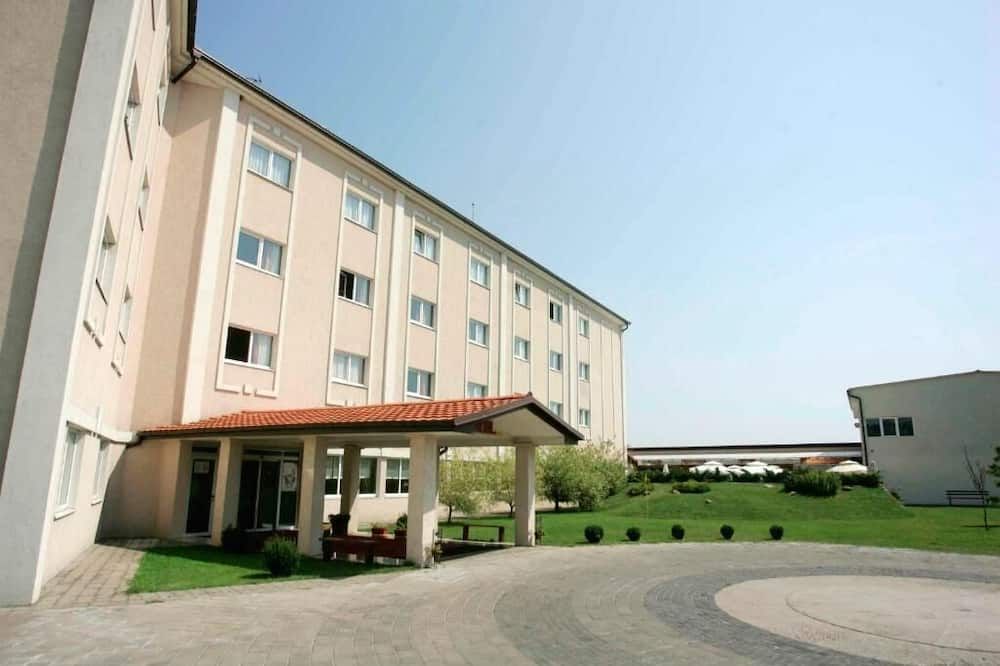 هوتل أكواستار دانوب