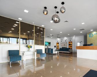 Auckland Airport Easy Hotel - Auckland - Front desk