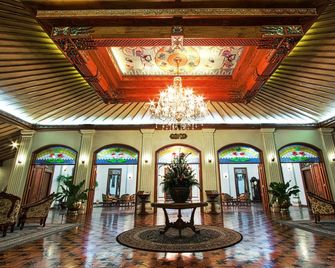 Kusuma Sahid Prince Hotel - Surakarta City - Lobby