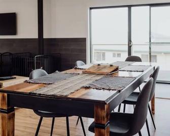 Bayview Lodge - Views Views Views! - St Helens - Dining room