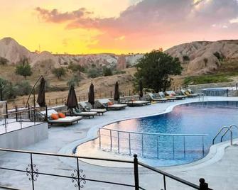 MDC Cave Hotel - Urgup - Piscina