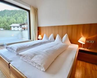 Bed & Breakfast Hotel Nives - Solda - Sypialnia
