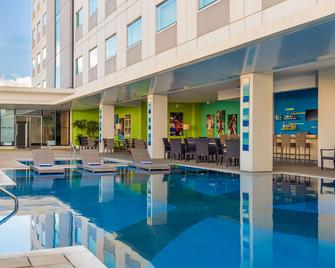 Park Inn By Radisson Davao - Davao City - Havuz