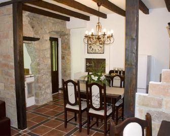 Apartment Renata - Veli Losinj - Ruang makan