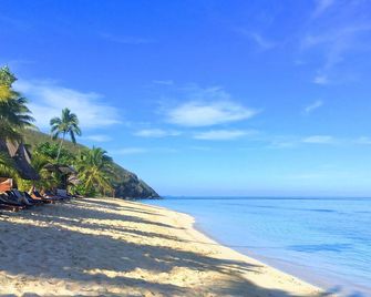 Octopus Resort - Waya Island - Beach