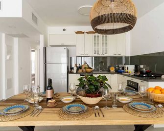 HaKerem new luxury 3 rooms apartments and 2 rooms penthaus - Tel Aviv - Kitchen