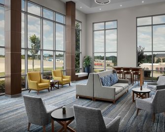 Holiday Inn Express & Suites Birmingham North - Fultondale By IHG - Fultondale - Lounge