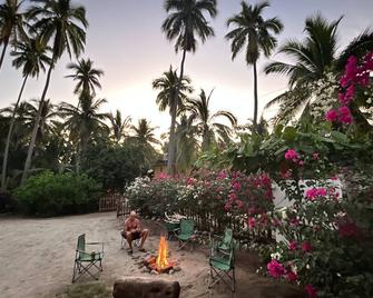 Cozy apartment in beautiful stylish Mex casa 1 minute to longest wave in Mexico - Lagunillas