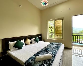 Rudram Aura x One Light Stays - Rishikesh - Camera da letto