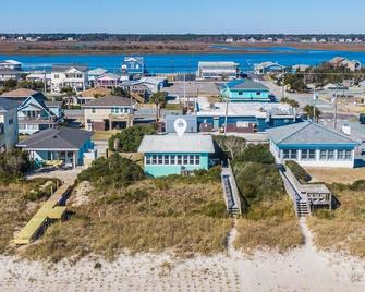 703 By The Sea - Topsail Beach - Outdoors view