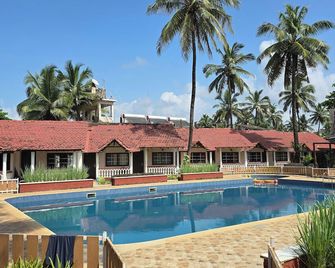 M Beach Resort - Colva - Uima-allas